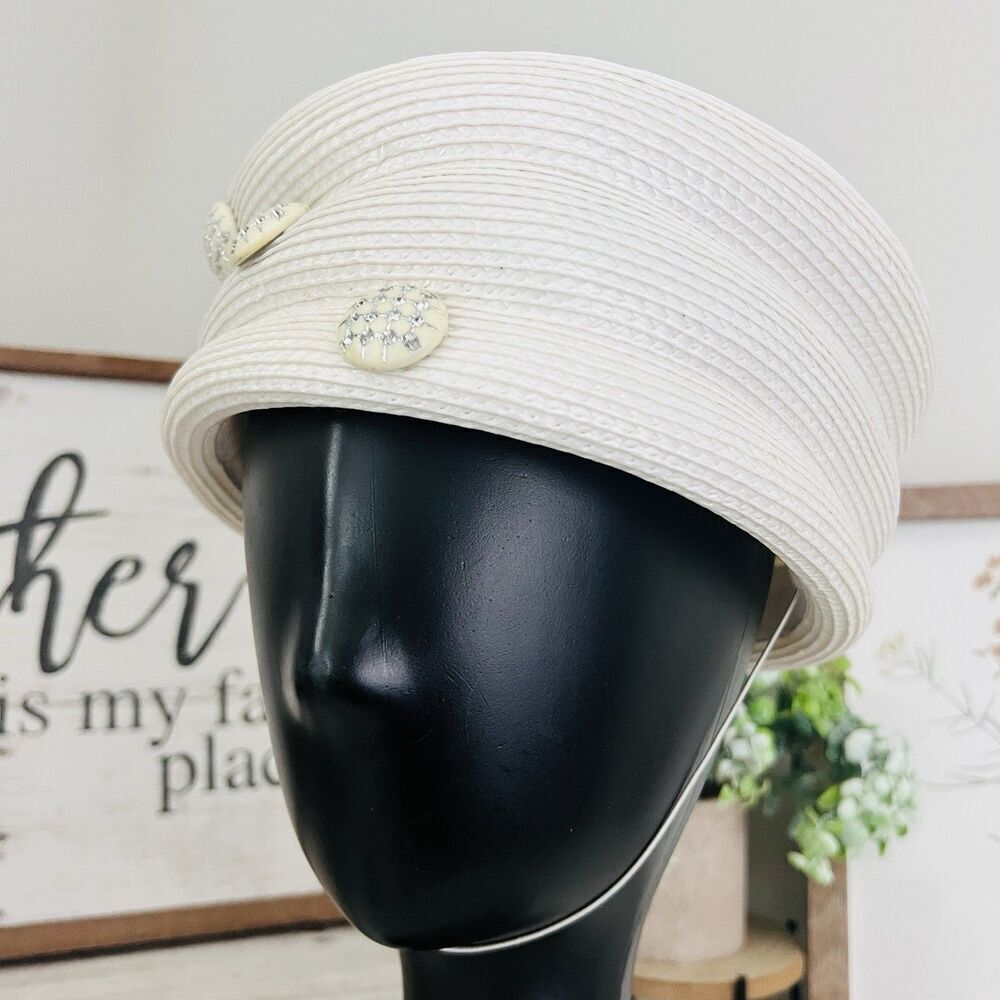 Gorgeous Vintage White 3 Button Embellished Round Hat - Derby Fascinator Church